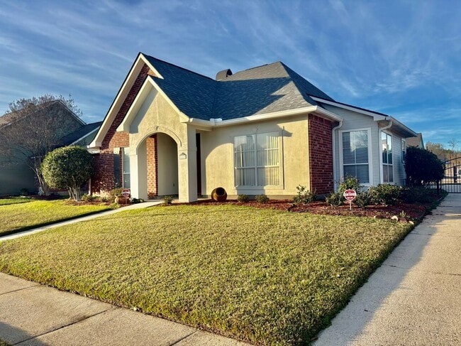 Building Photo - 11117 Gold Cup Ave