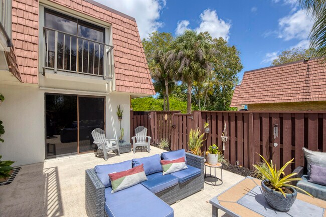 Building Photo - 2980 SW Sunset Trace Cir