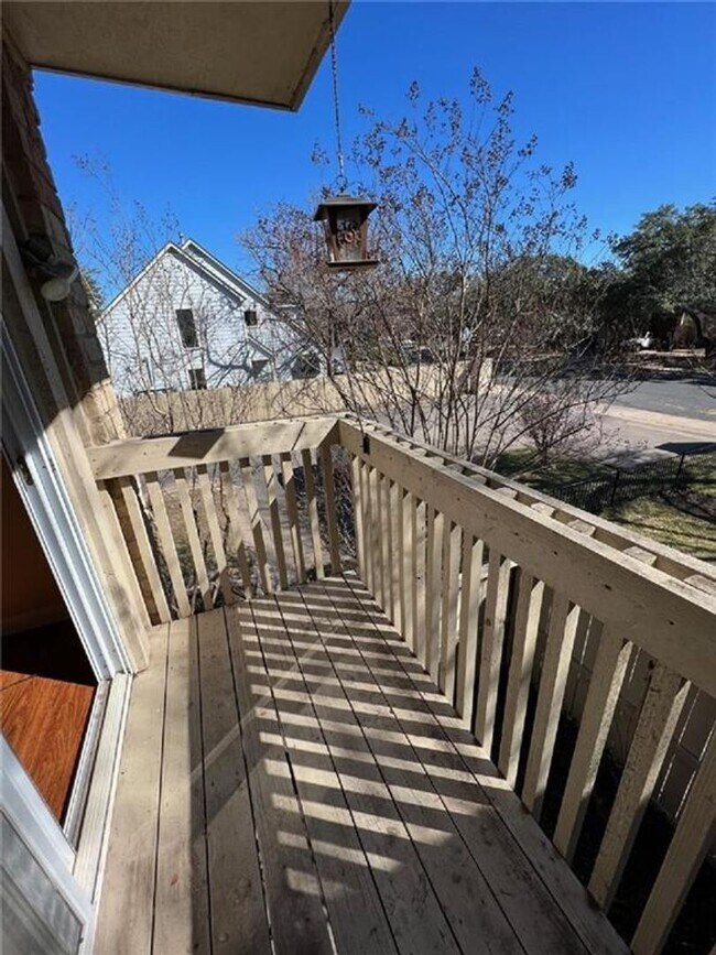 Building Photo - Arbor Village Condominium / Beautiful Update Unit / Refrigerator, Washer & Dryer included