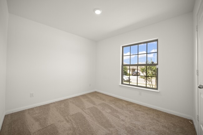 Building Photo - 14260 Greenhaw Ln