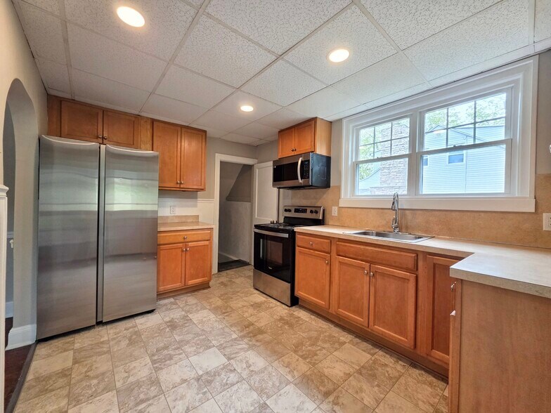 Building Photo - 607 Beaver Valley Pike