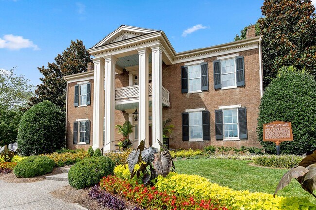 Building Photo - 6 Portrush Ct