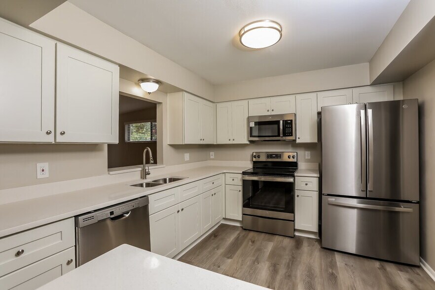 Building Photo - 444 Spinnaker Dr