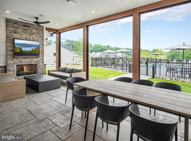 Building Photo - 72 Alroy Rd