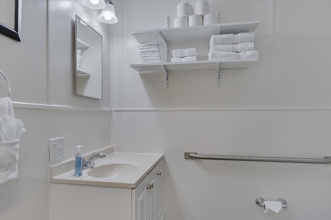 Building Photo - 4217 Neal Rd