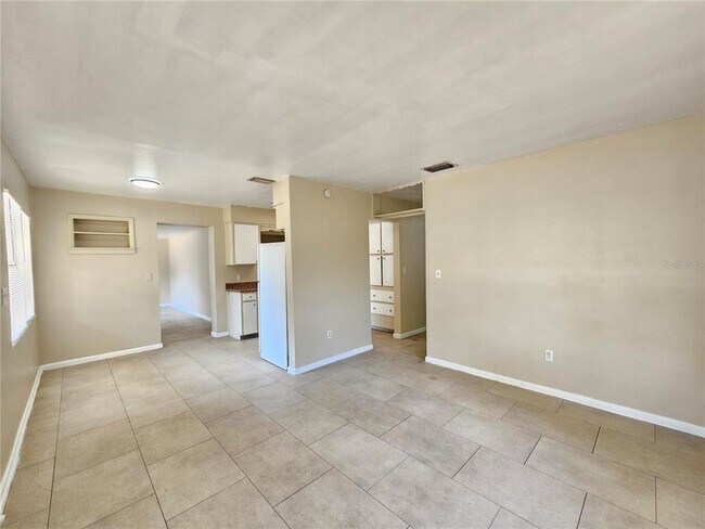 Building Photo - 2412 Kiwanis Ave