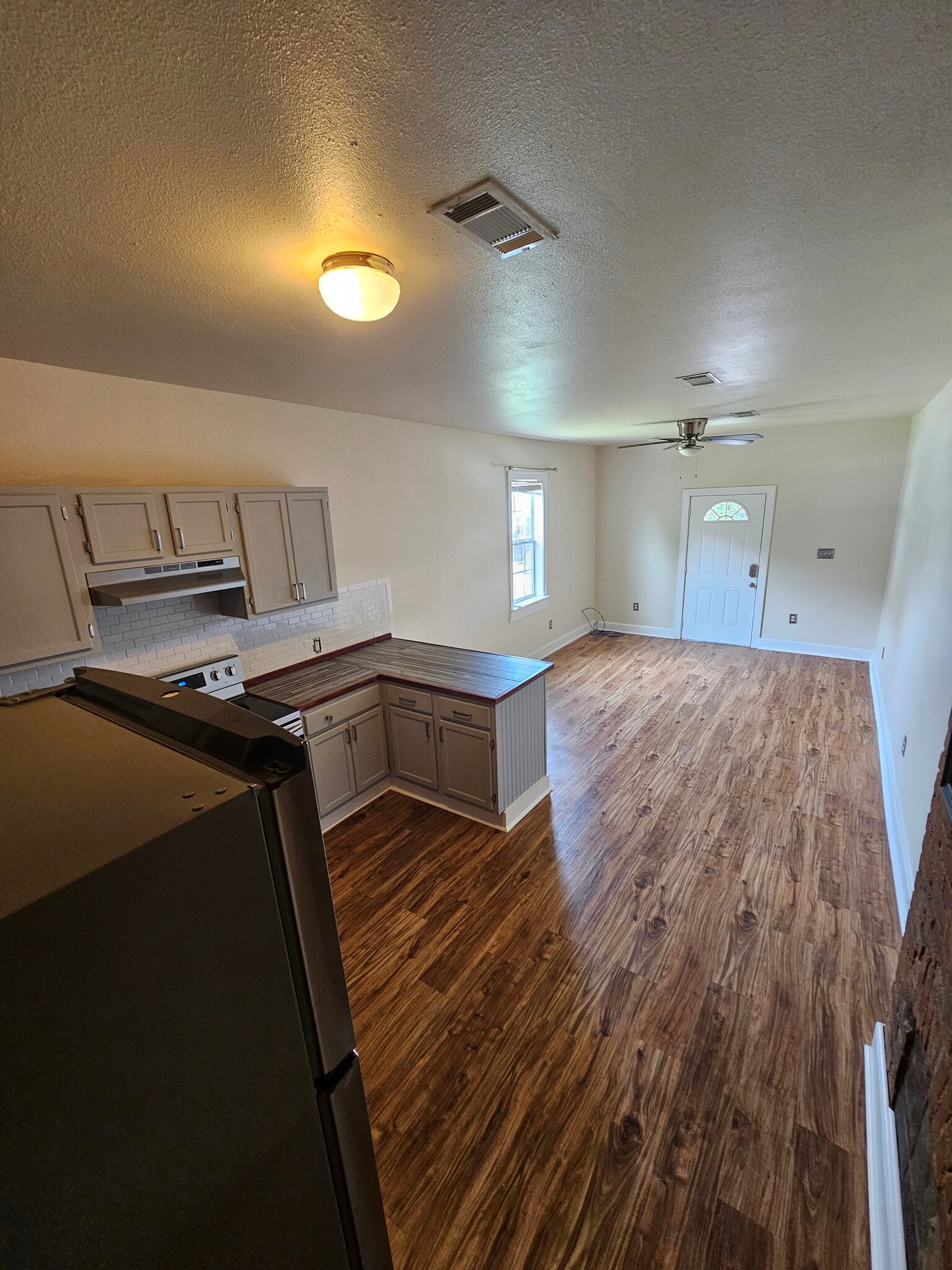 Building Photo - 536 S Telemachus St