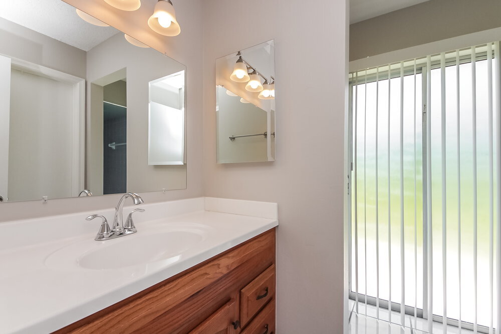 Building Photo - 208 Red Maple Dr