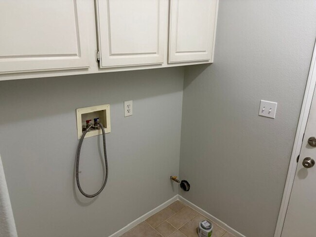 Building Photo - 37771 Spruce Ct