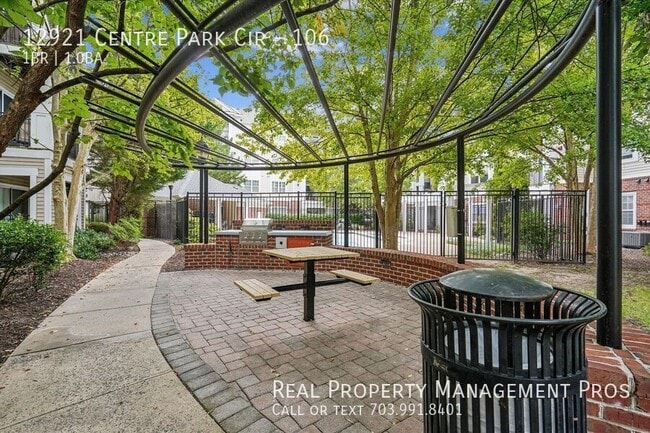 Building Photo - 12921 Centre Park Cir