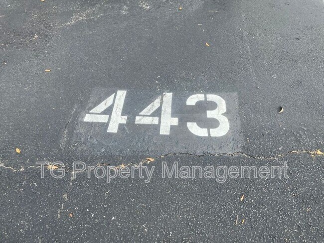 Building Photo - 575 Oakleaf Plantation Pkwy