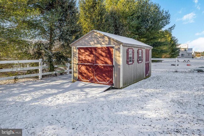 Building Photo - 206 Markham Ct