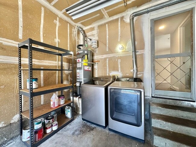 Building Photo - Spacious Updated Home In Desirable 92029 I...