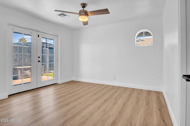 Building Photo - 10624 N 38th St