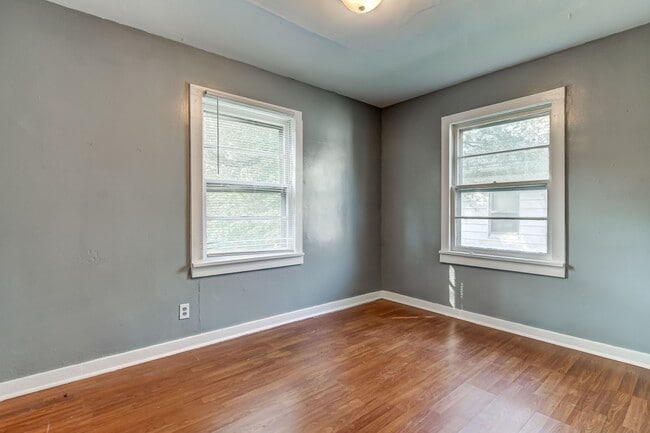 Building Photo - 759 E Lawrence St