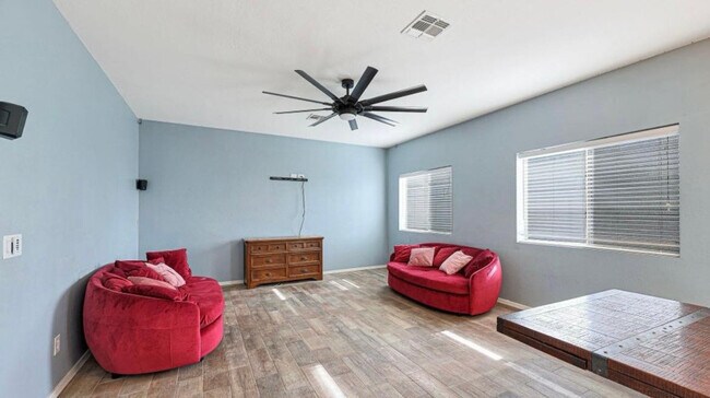 Building Photo - 23865 W Huntington Dr