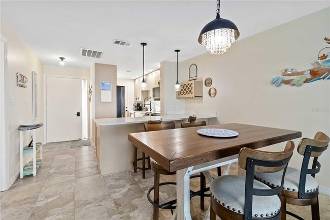Building Photo - 1500 Park Beach Cir