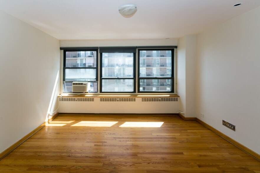 Building Photo - 4180 N Marine Dr