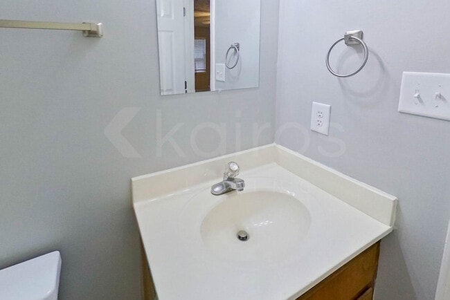 Building Photo - 100 Beaver Pointe Dr