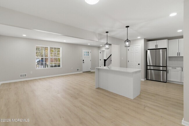 Building Photo - 821 Bunnell St