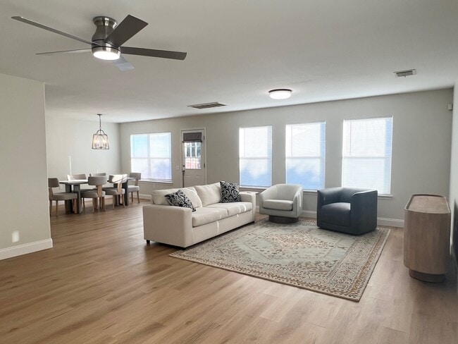 Building Photo - 7328 S Glenn St