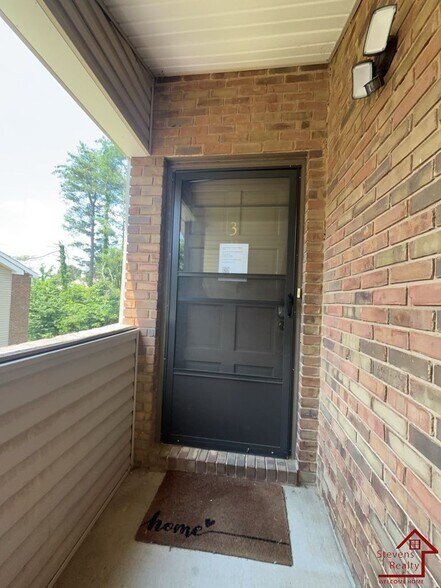Building Photo - 409 Oriole Dr