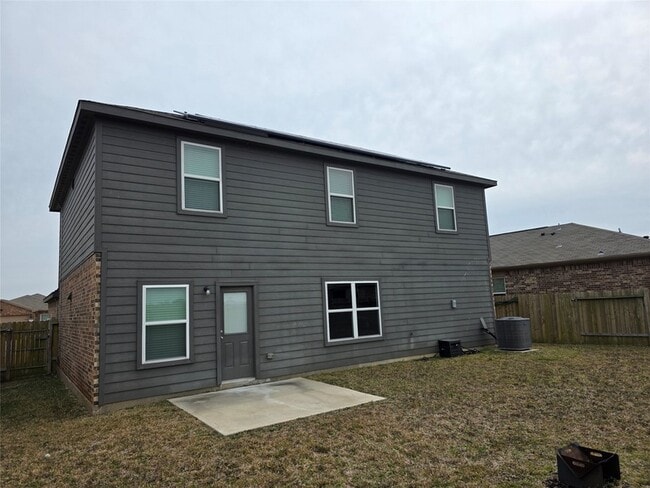 Building Photo - 305 Lone Mountain Dr