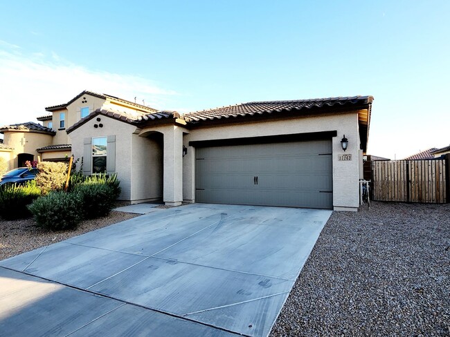 Building Photo - 4 Bed, 3 Bath Crestwood In Goodyear!