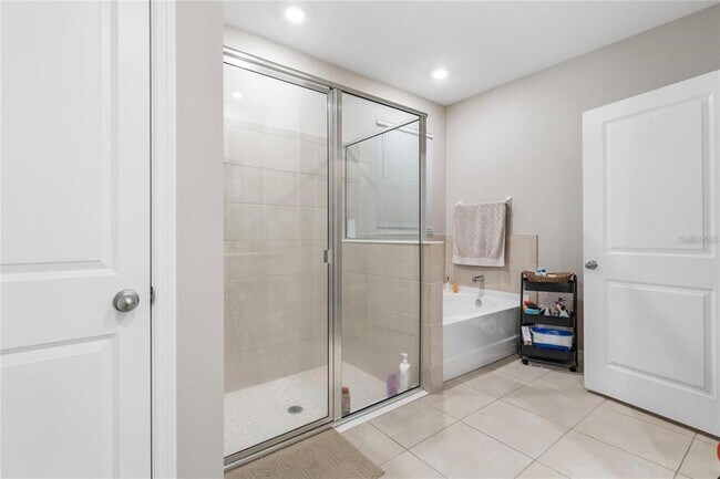 Building Photo - 3914 Lively Coral Pl