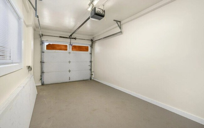 Building Photo - 2292 Addison Ave