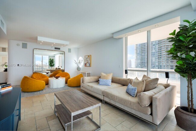 Building Photo - 520 West Ave