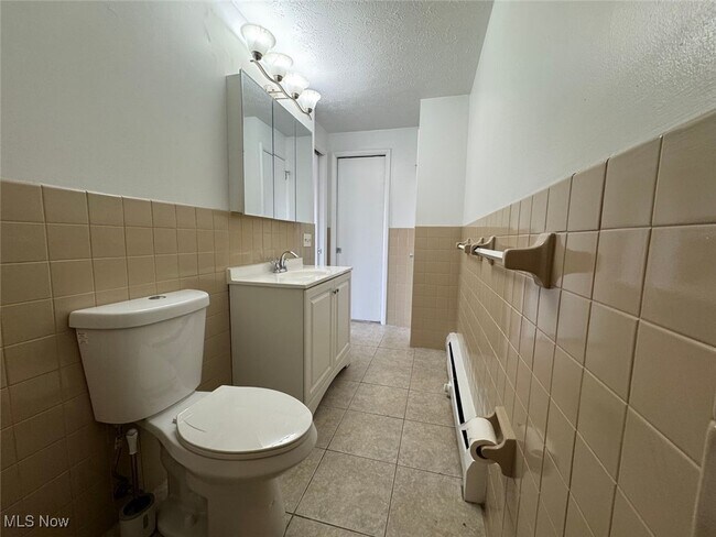 Building Photo - 12050 Lake Ave