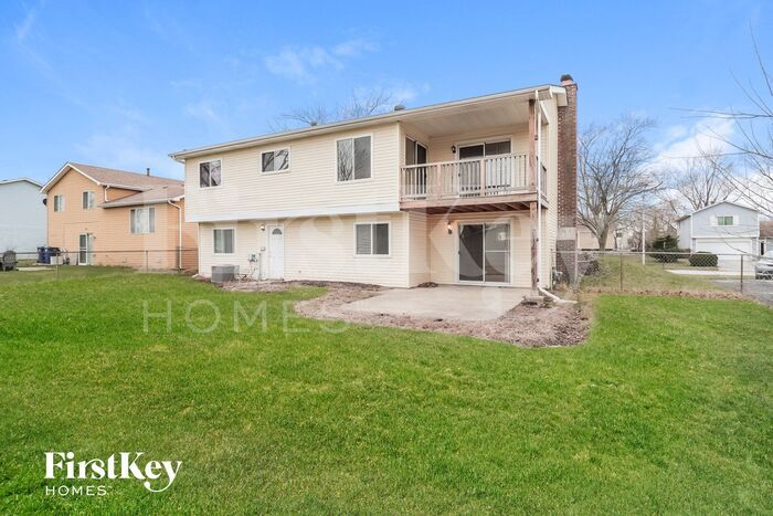 Building Photo - 135 Oriole Rd