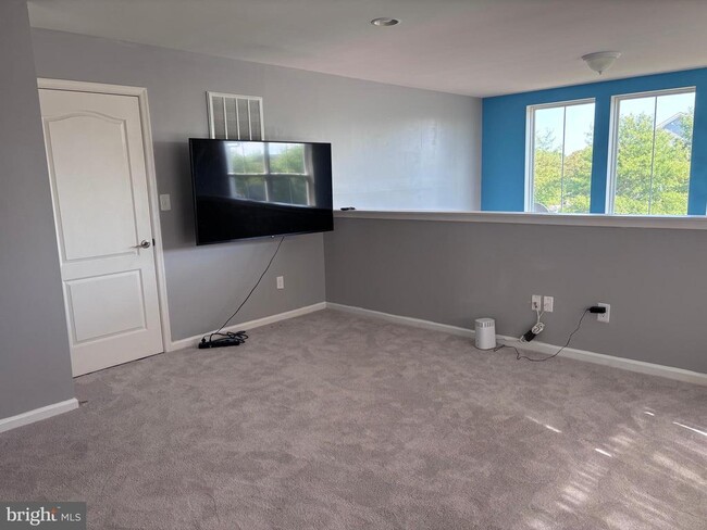 Building Photo - 33339 Lone Cedar Landing