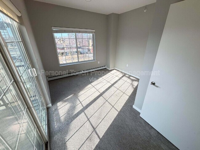 Building Photo - 600 8th St S