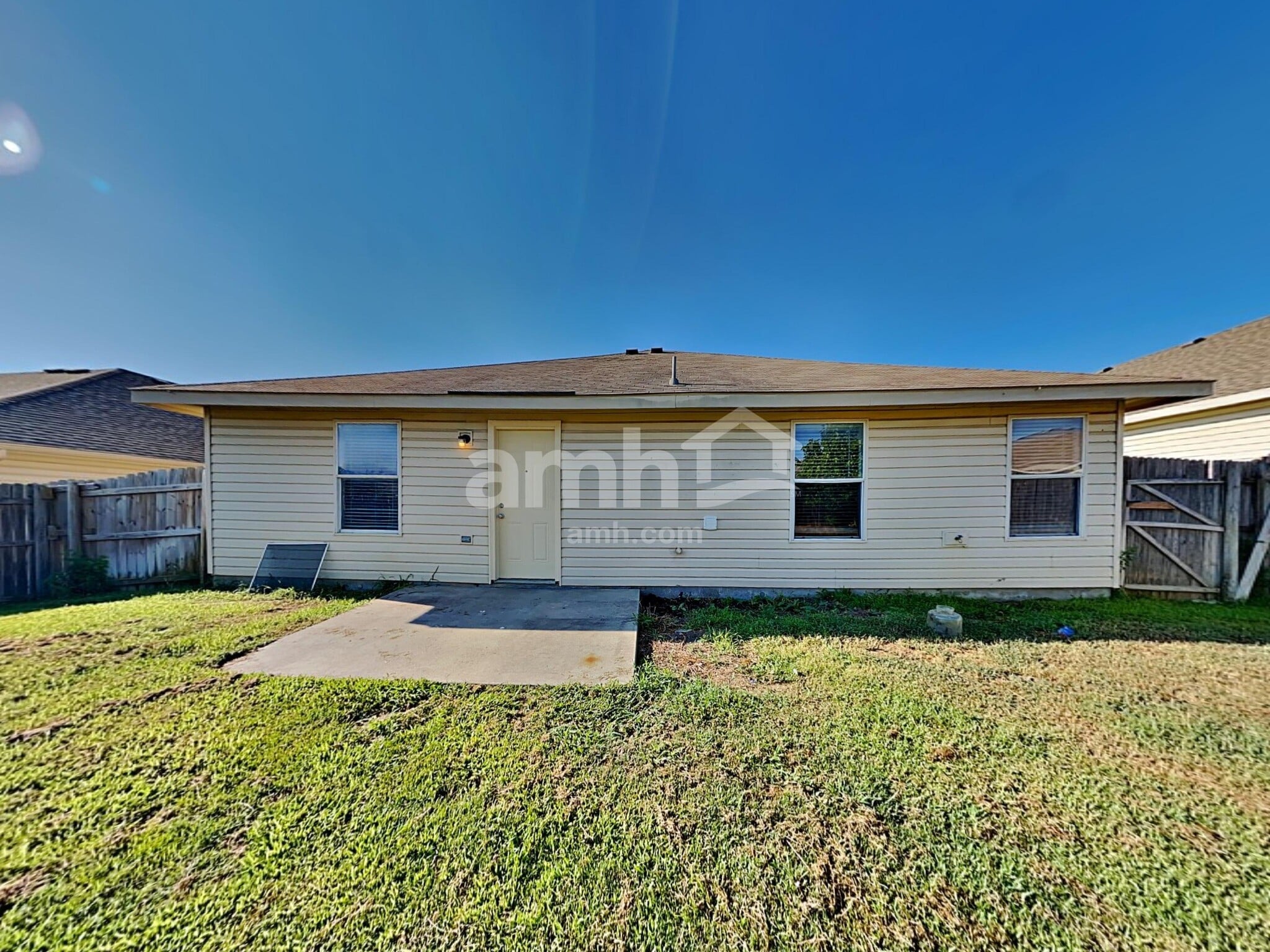 Building Photo - 812 Poncho Ln