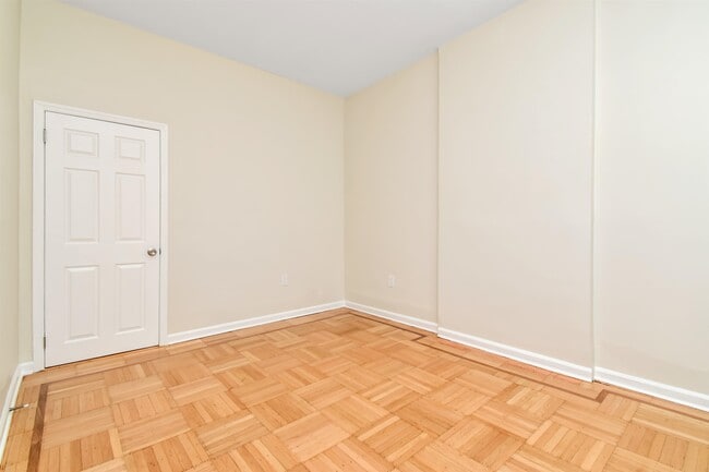 Building Photo - 2307 New York Ave