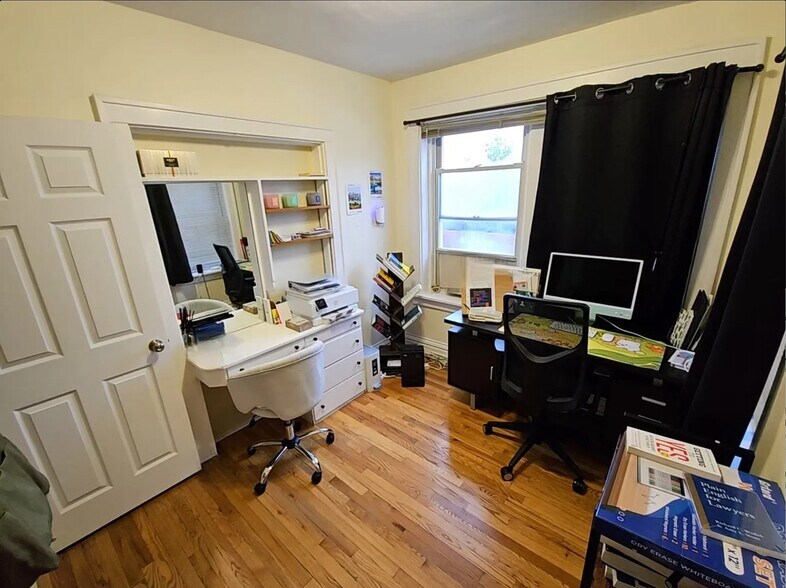 Building Photo - 7012 Forsyth Blvd