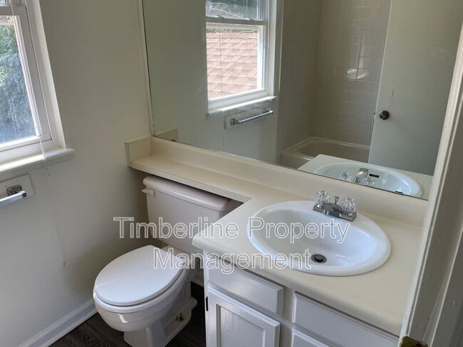 Building Photo - 8510 Sassafras Dr