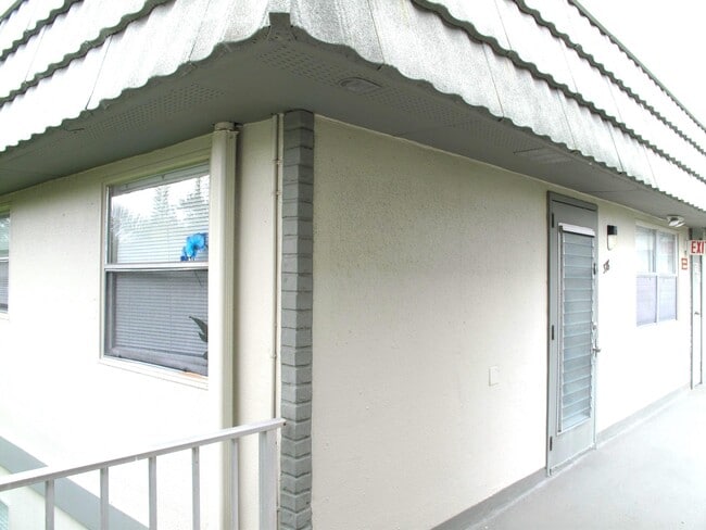 Building Photo - 376 Flanders Dr