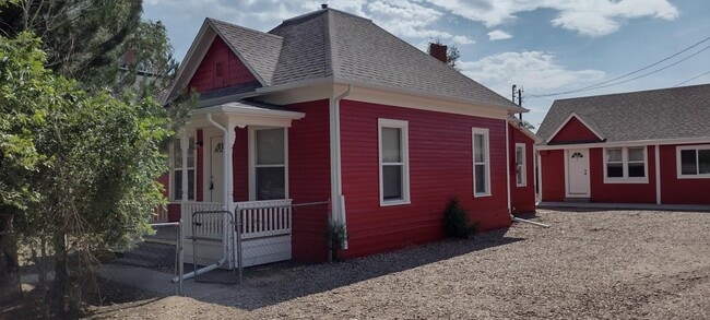 Primary Photo - 407 11th Ave