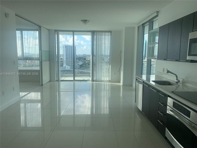 Building Photo - 90 SW 3rd St