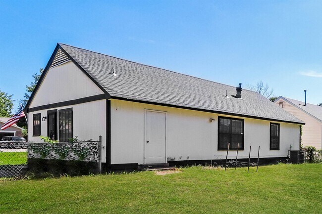 Building Photo - 3917 Kerwin Dr