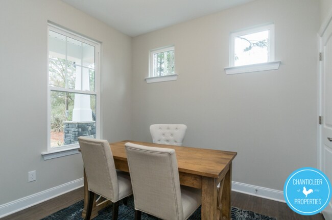 Building Photo - 2527 Reynolds Dr