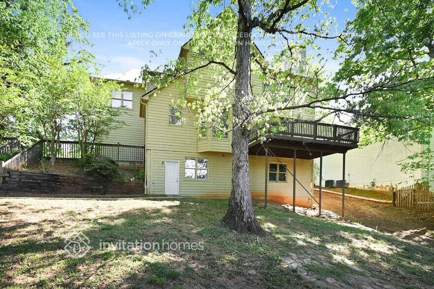 Building Photo - 275 Merritt Dr