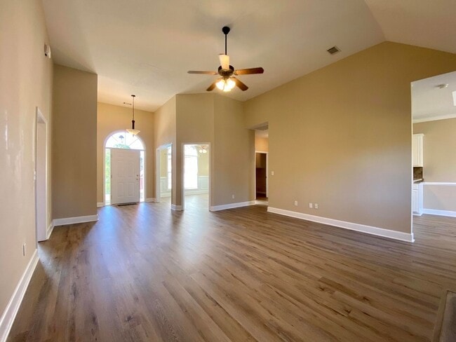 Building Photo - 4858 Somerset Dr