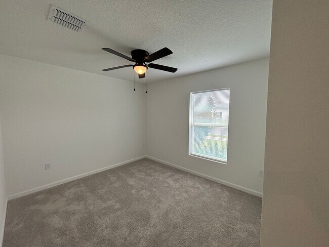 Building Photo - Beautiful Updated Home