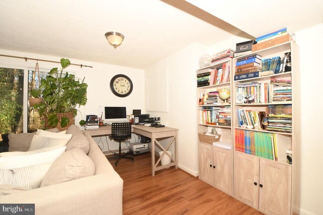 Building Photo - 7812 Briardale Terrace