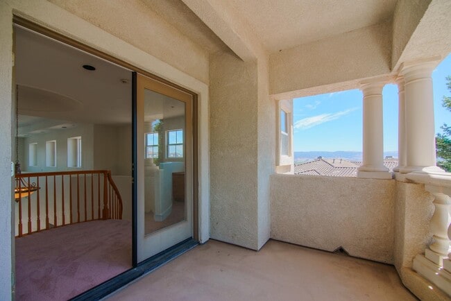 Building Photo - 26148 Legends Ct