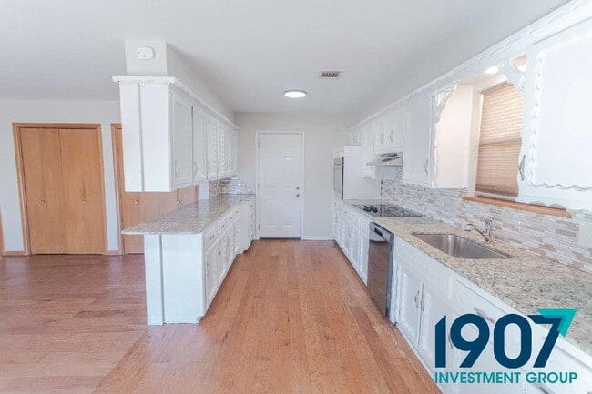 Building Photo - 120 Platt Ln